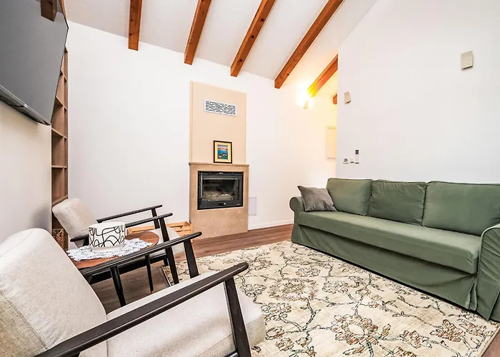 Hidden Gem By Interhome * Τρογκίρ